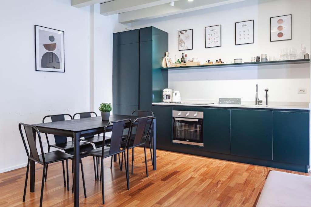 Elegante Loft Su 2 Piani A 5 Minuti Da San Siro Apartman Milánó Kültér fotó