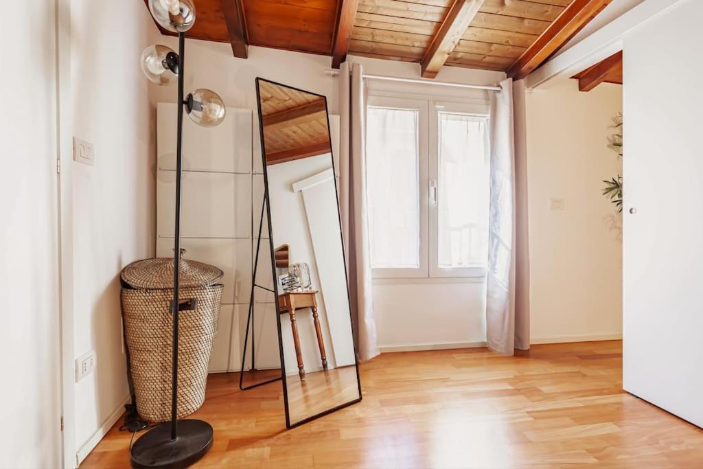 Elegante Loft Su 2 Piani A 5 Minuti Da San Siro Apartman Milánó Kültér fotó