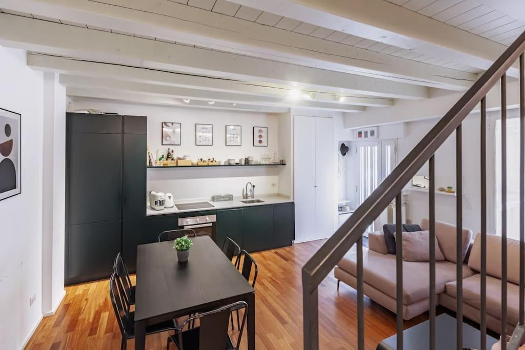 Elegante Loft Su 2 Piani A 5 Minuti Da San Siro Apartman Milánó Kültér fotó